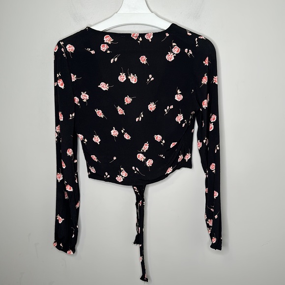 Brandy Melville John Galt Black Floral Coco Wrap Blouse - Picture 10 of 13